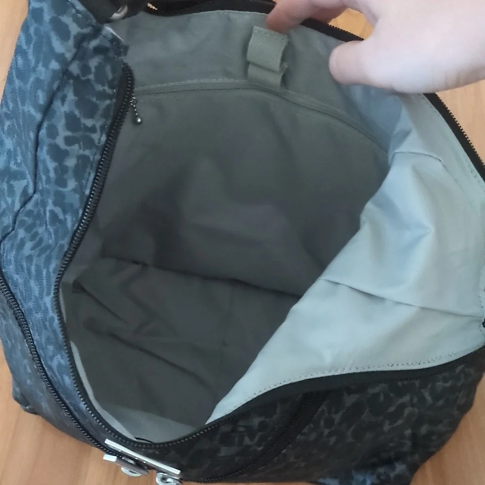 Baggallini Black Leopard Crossbody Bag - Picture 3 of 16